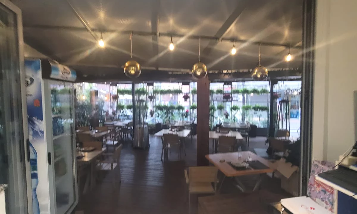 Bar restorant me qera,rruga elbasanit 