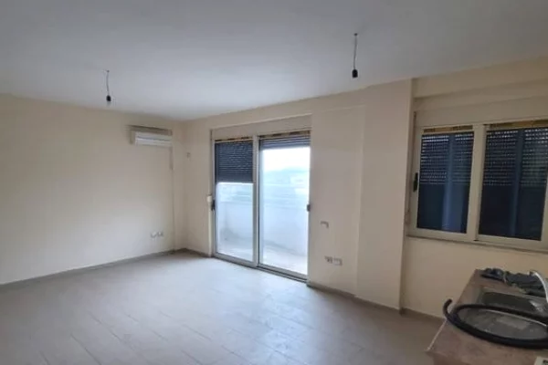 Godin 5 kate ne shitje