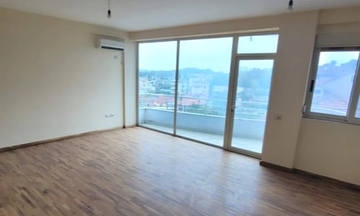 Godin 5 kate ne shitje