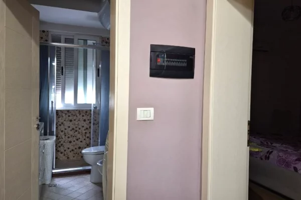 Shtepi me qera Apartament ne Tirane, 2+1, Mobilimi E mobiluar, Pagesa 600  Euro.