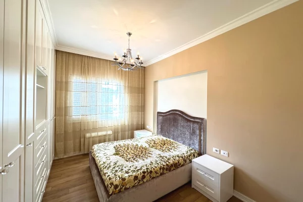 Shtepi ne shitje Penthose(kati i fundit panoramik) ne Tirane, 3+1, Mobilimi E mobiluar, Pagesa 500,000  Euro.