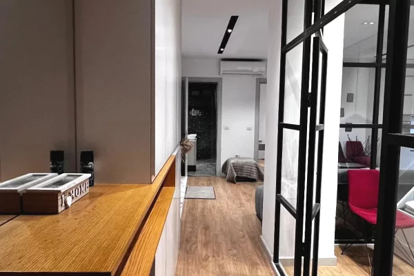 Shtepi me qera Apartament ne Tirane, 1+1, Mobilimi E mobiluar, Pagesa 550  Euro.