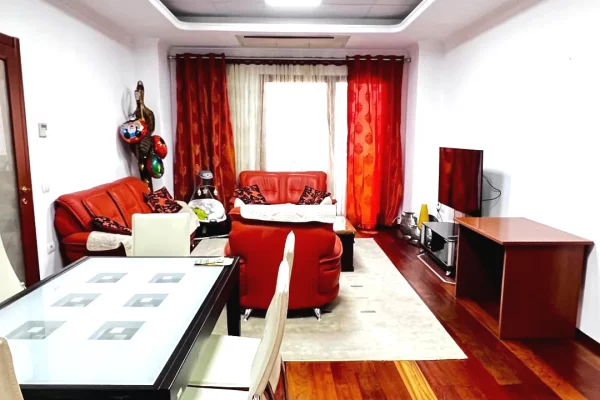 Shtepi me qera Apartament ne Tirane, 2+1, Mobilimi E mobiluar, Pagesa 1,200  Euro.