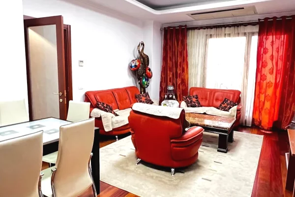 Shtepi me qera Apartament ne Tirane, 2+1, Mobilimi E mobiluar, Pagesa 1,200  Euro.