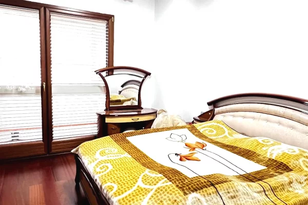 Shtepi me qera Apartament ne Tirane, 2+1, Mobilimi E mobiluar, Pagesa 1,200  Euro.