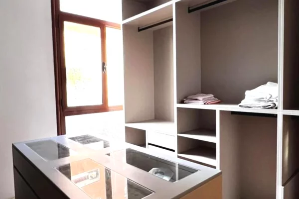 Shtepi me qera Apartament ne Tirane, 2+1, Mobilimi E mobiluar, Pagesa 1,200  Euro.