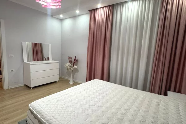 Shtepi me qera Apartament ne Tirane, 2+1, Mobilimi E mobiluar, Pagesa 70,000  Leke.