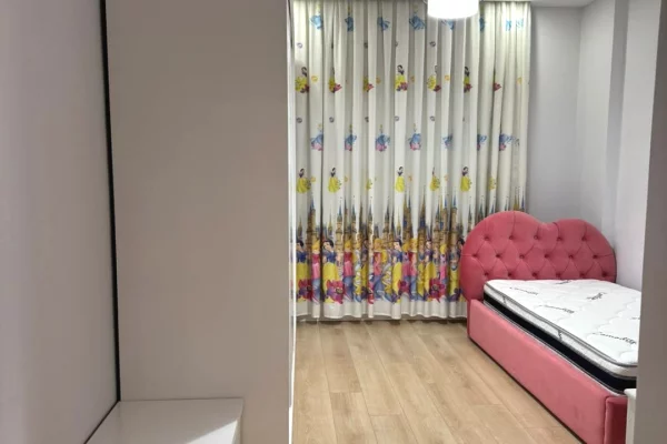 Shtepi me qera Apartament ne Tirane, 2+1, Mobilimi E mobiluar, Pagesa 70,000  Leke.