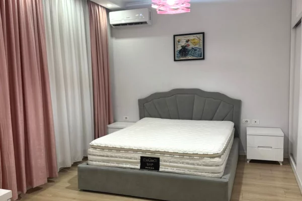 Shtepi me qera Apartament ne Tirane, 2+1, Mobilimi E mobiluar, Pagesa 70,000  Leke.