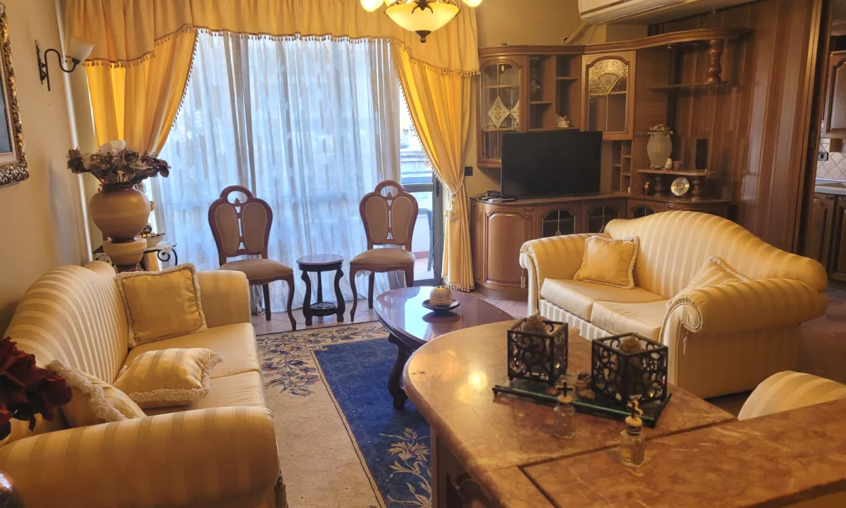 Shtepi me qera Apartament ne Tirane, 2+1, Mobilimi E mobiluar, Pagesa 900  Euro.