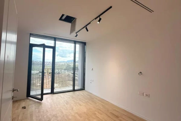 Shtepi ne shitje Apartament ne Tirane, 2+1, Mobilimi Bosh, pa mobiluar, Pagesa 486,000  Euro.