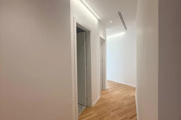 Shtepi ne shitje Apartament ne Tirane, 2+1, Mobilimi Bosh, pa mobiluar, Pagesa 486,000  Euro.