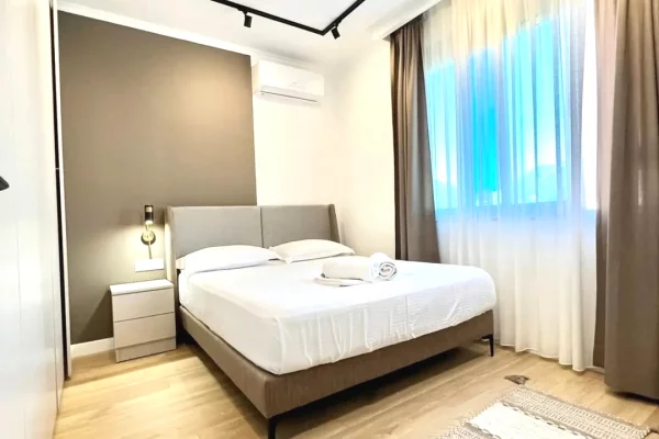 Shtepi ne shitje Apartament ne Tirane, 1+1, Mobilimi E mobiluar, Pagesa 350,000  Euro.