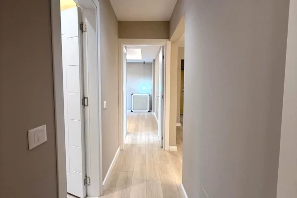 Appartamento in vendita a Tirana 2+1, Arredato