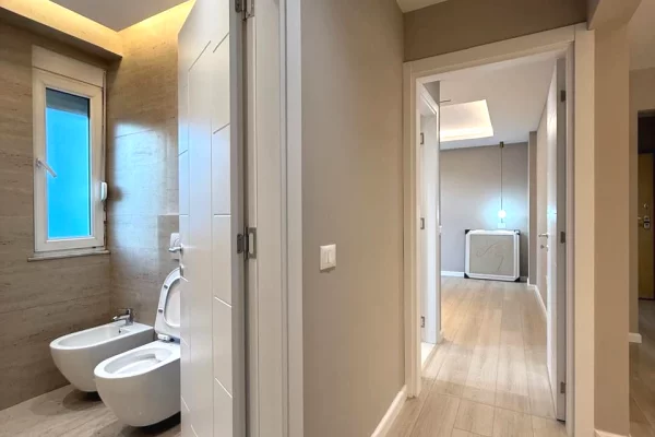 Appartamento in vendita a Tirana 2+1, Arredato