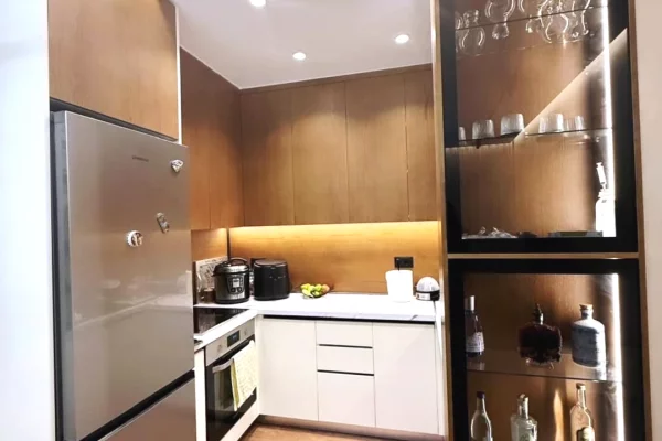 Appartamento in vendita a Tirana 2+1, Arredato