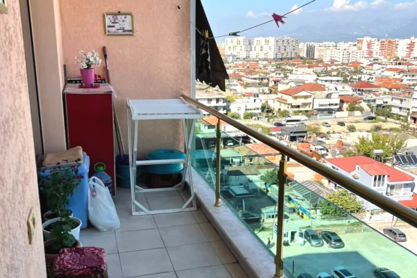 Shtepi ne shitje Apartament ne Tirane, 2+1, Mobilimi E mobiluar, Pagesa 135,000  Euro.