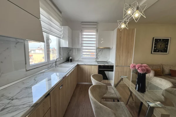 Shtepi ne shitje Apartament ne Tirane, 2+1, Mobilimi E mobiluar, Pagesa 275,000  Euro.
