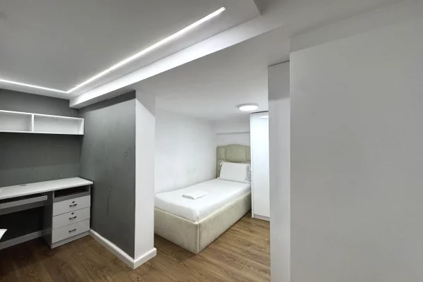 Shtepi ne shitje Apartament ne Tirane, 2+1, Mobilimi E mobiluar, Pagesa 275,000  Euro.