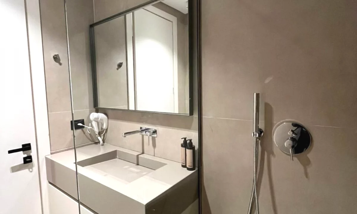 Shtepi ne shitje Apartament ne Tirane, 1+1, Mobilimi E mobiluar, Pagesa 399,000  Euro.