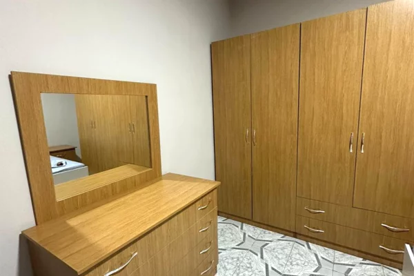 Shtepi me qera Apartament ne Tirane, 2+1, Mobilimi E mobiluar, Pagesa 50,000  Leke.