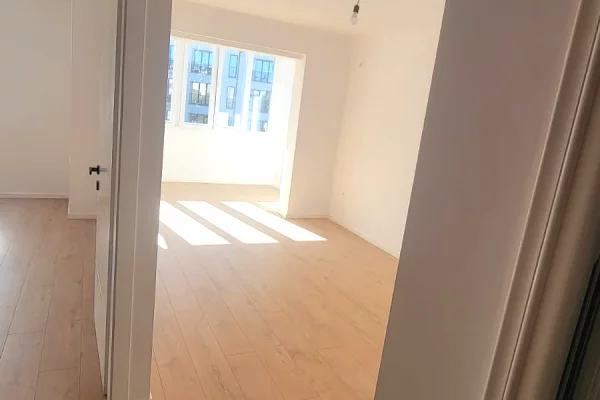 Shtepi ne shitje Apartament ne Tirane, 1+1, Mobilimi Bosh, pa mobiluar, Pagesa 128,000  Euro.