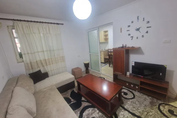 Shtepi me qera Apartament ne Tirane, 1+1, Mobilimi E mobiluar, Pagesa 400  Euro.