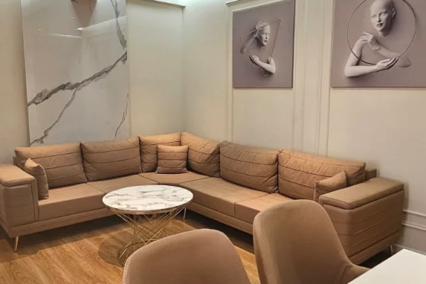 Shtepi me qera Apartament ne Tirane, 1+1, Mobilimi E mobiluar, Pagesa 700  Euro.