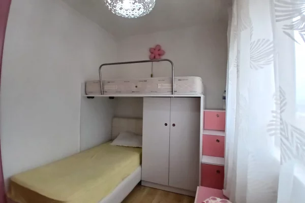 Shtepi me qera Apartament ne Tirane, 2+1, Mobilimi E mobiluar, Pagesa 55,000  Leke.