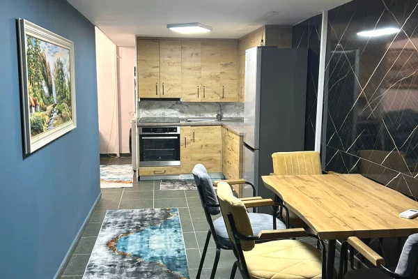 Shtepi me qera Duplex(shtepi me 2 kate) ne Tirane, 2+1, Mobilimi E mobiluar, Pagesa 40,000  Leke.