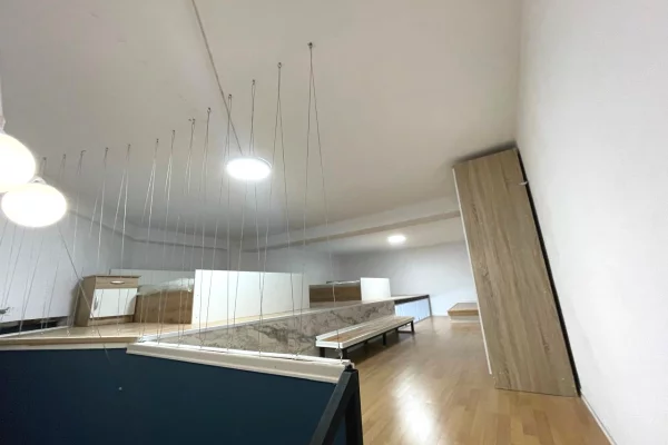 Shtepi me qera Duplex(shtepi me 2 kate) ne Tirane, 2+1, Mobilimi E mobiluar, Pagesa 40,000  Leke.