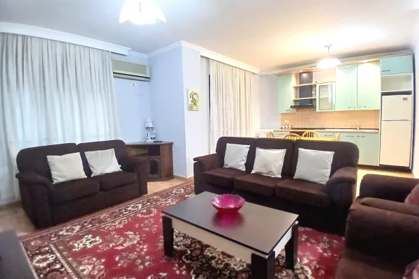 Shtepi me qera Apartament ne Tirane, 2+1, Mobilimi E mobiluar, Pagesa 65,000  Leke.
