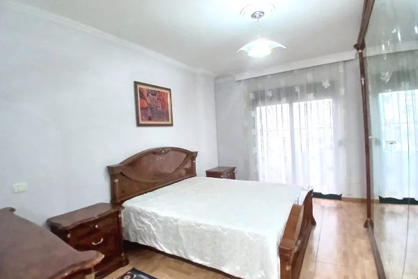 Shtepi me qera Apartament ne Tirane, 2+1, Mobilimi E mobiluar, Pagesa 65,000  Leke.