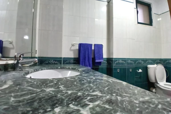 Shtepi me qera Apartament ne Tirane, 2+1, Mobilimi E mobiluar, Pagesa 65,000  Leke.