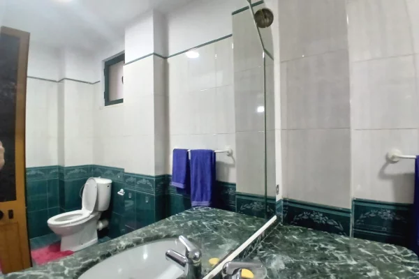 Shtepi me qera Apartament ne Tirane, 2+1, Mobilimi E mobiluar, Pagesa 65,000  Leke.