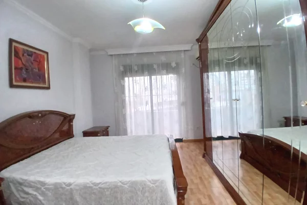 Shtepi me qera Apartament ne Tirane, 2+1, Mobilimi E mobiluar, Pagesa 65,000  Leke.