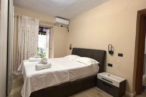 Shtepi me qera Apartament ne Tirane, 2+1, Mobilimi E mobiluar, Pagesa 750  Euro.