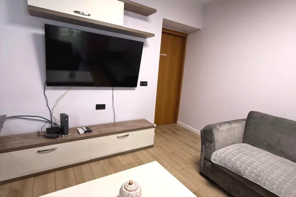 Shtepi me qera Apartament ne Tirane, 2+1, Mobilimi E mobiluar, Pagesa 750  Euro.