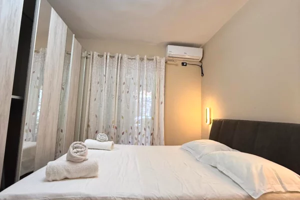 Shtepi me qera Apartament ne Tirane, 2+1, Mobilimi E mobiluar, Pagesa 750  Euro.