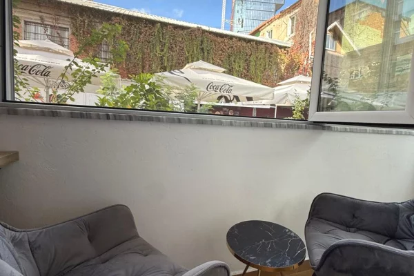 Shtepi me qera Apartament ne Tirane, 2+1, Mobilimi E mobiluar, Pagesa 750  Euro.