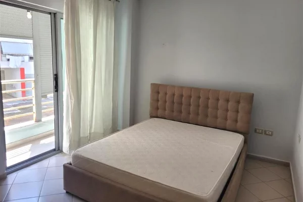 Shtepi ne shitje Apartament ne Tirane, 1+1, Mobilimi E mobiluar, Pagesa 167,000  Euro.