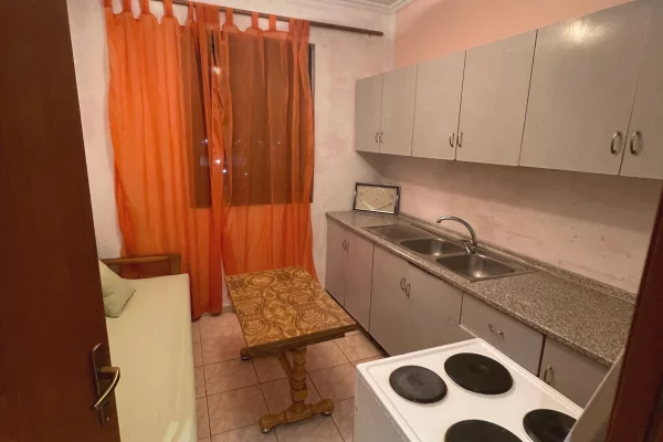 Shtepi me qera Apartament ne Tirane, 2+1, Mobilimi E mobiluar, Pagesa 35,000  Leke.