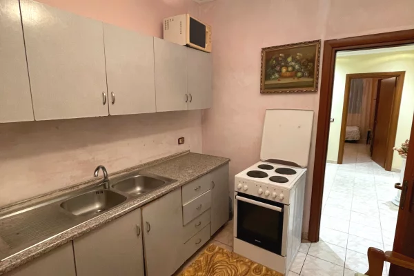 Shtepi me qera Apartament ne Tirane, 2+1, Mobilimi E mobiluar, Pagesa 35,000  Leke.