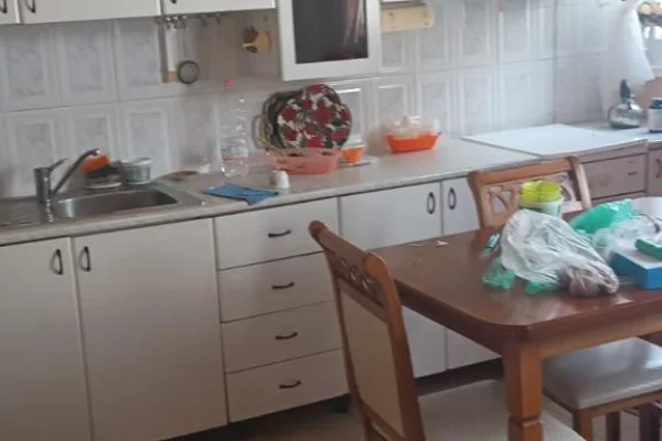 Shtepi me qera Apartament ne Tirane, 2+1, Mobilimi E mobiluar, Pagesa 500  Euro.