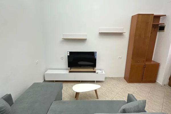 Shtepi me qera Apartament ne Tirane, 1+1, Mobilimi E mobiluar, Pagesa 45,000  Leke.