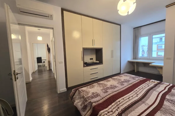 Shtepi ne shitje Apartament ne Tirane, 2+1, Mobilimi E mobiluar, Pagesa 183,000  Euro.