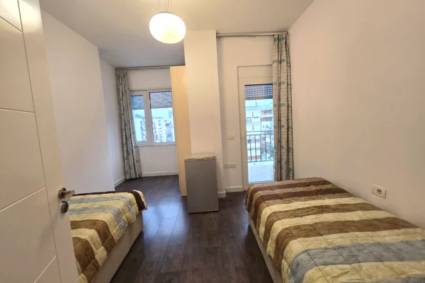 Shtepi ne shitje Apartament ne Tirane, 2+1, Mobilimi E mobiluar, Pagesa 183,000  Euro.