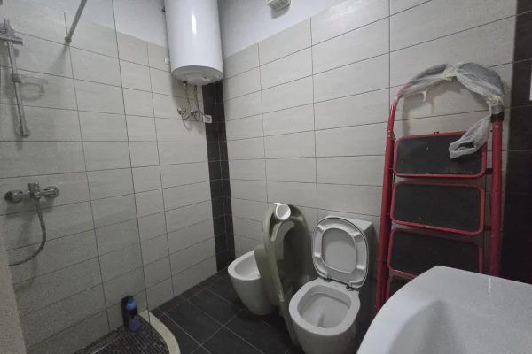 Shtepi ne shitje Apartament ne Tirane, 2+1, Mobilimi E mobiluar, Pagesa 183,000  Euro.