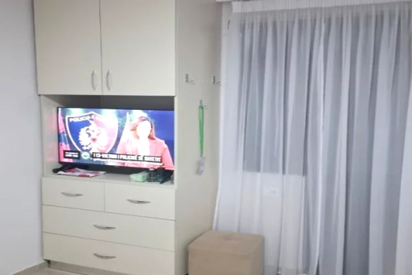 Shtepi me qera Apartament ne Tirane, Garsoniere, Mobilimi E mobiluar, Pagesa 350  Euro.