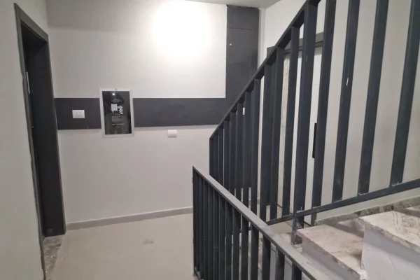 Appartamento in vendita a Tirana 3+1, Vuoto